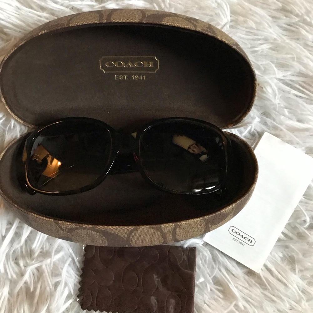 Coach sunglasses 🕶 - Picture 2 of 8
